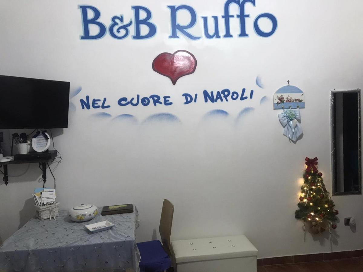 B&B Ruffo Nel Cuore Di Napoli Luaran gambar