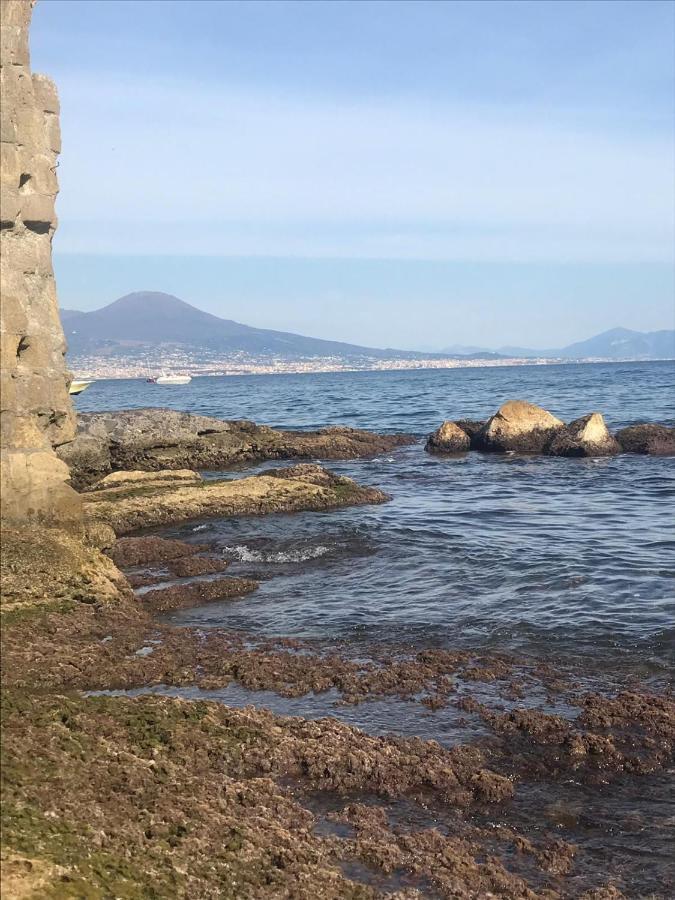 B&B Ruffo Nel Cuore Di Napoli Luaran gambar