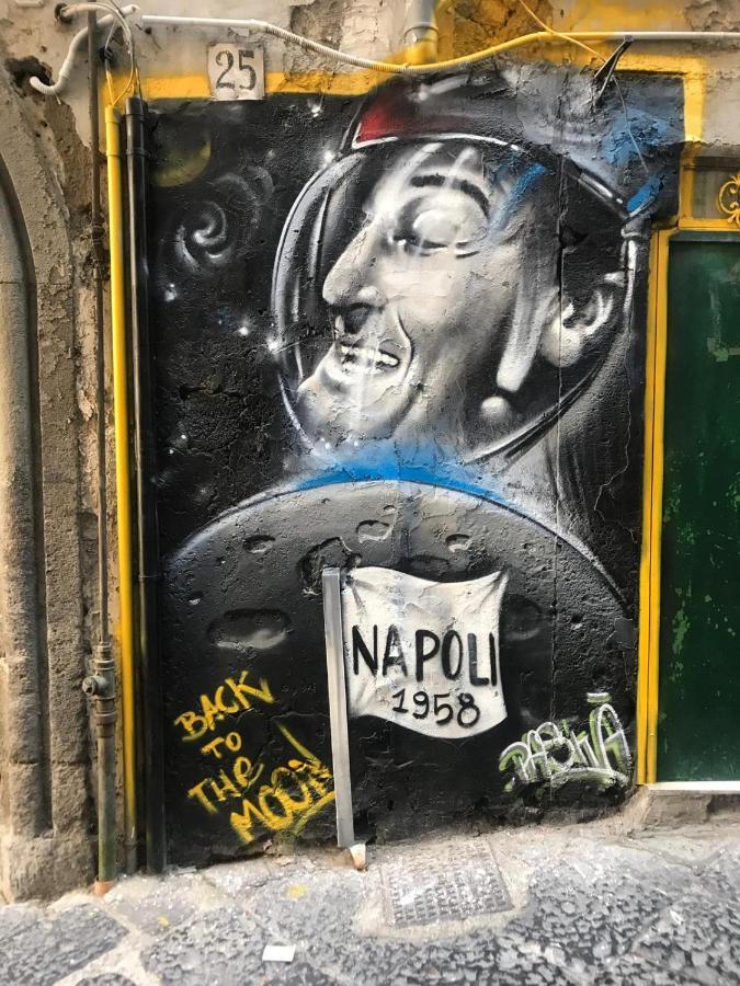 B&B Ruffo Nel Cuore Di Napoli Luaran gambar