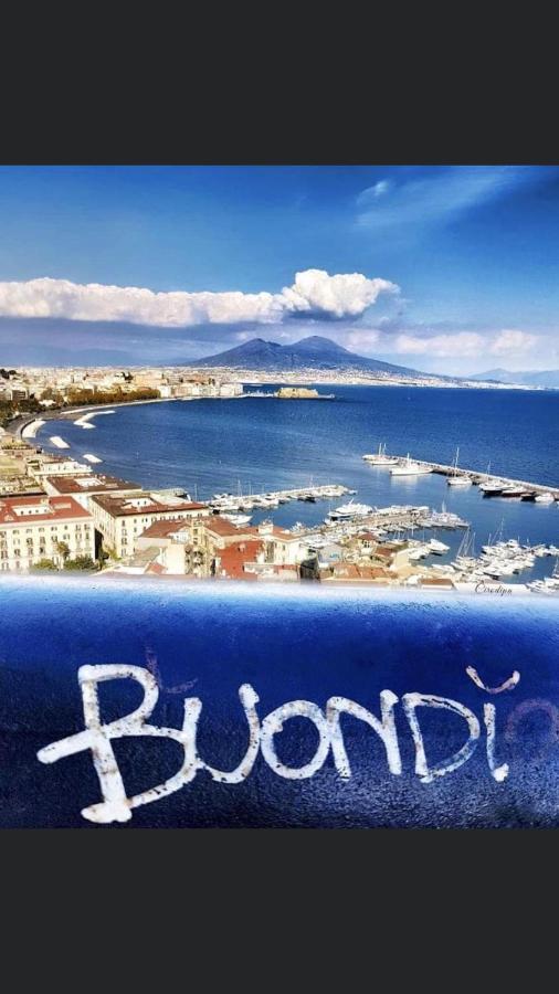 B&B Ruffo Nel Cuore Di Napoli Luaran gambar