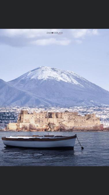 B&B Ruffo Nel Cuore Di Napoli Luaran gambar